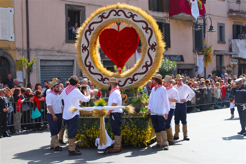 Festa della Madonna del Monte a Marta il 14 maggio conosciuta come Barabbata