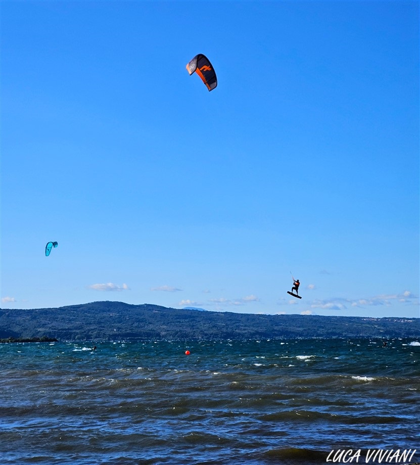 Kitesurf sul lago di Bolsena a Capodimonte
